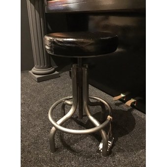 kruk piano zwart leer met metaal in hoogte verstelbaar 31 breed