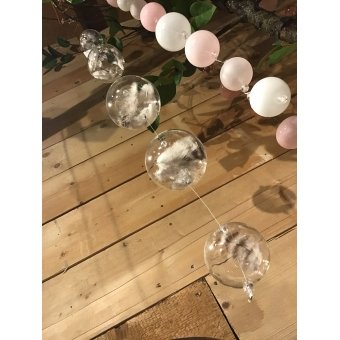 slinger kerstballen helder met veren 70cm