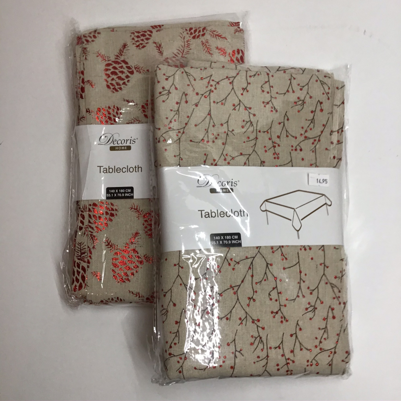 tafelkleed 140x180 creme/rood ass. per stuk